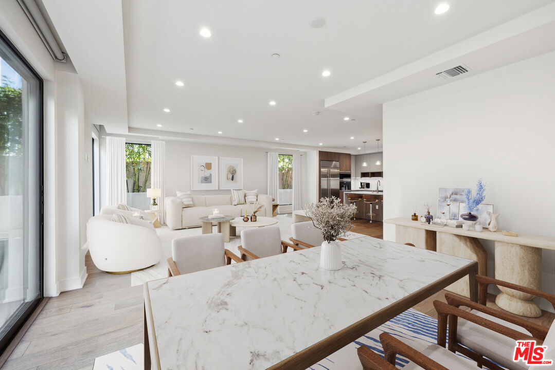 725 N Croft Ave Unit: 302