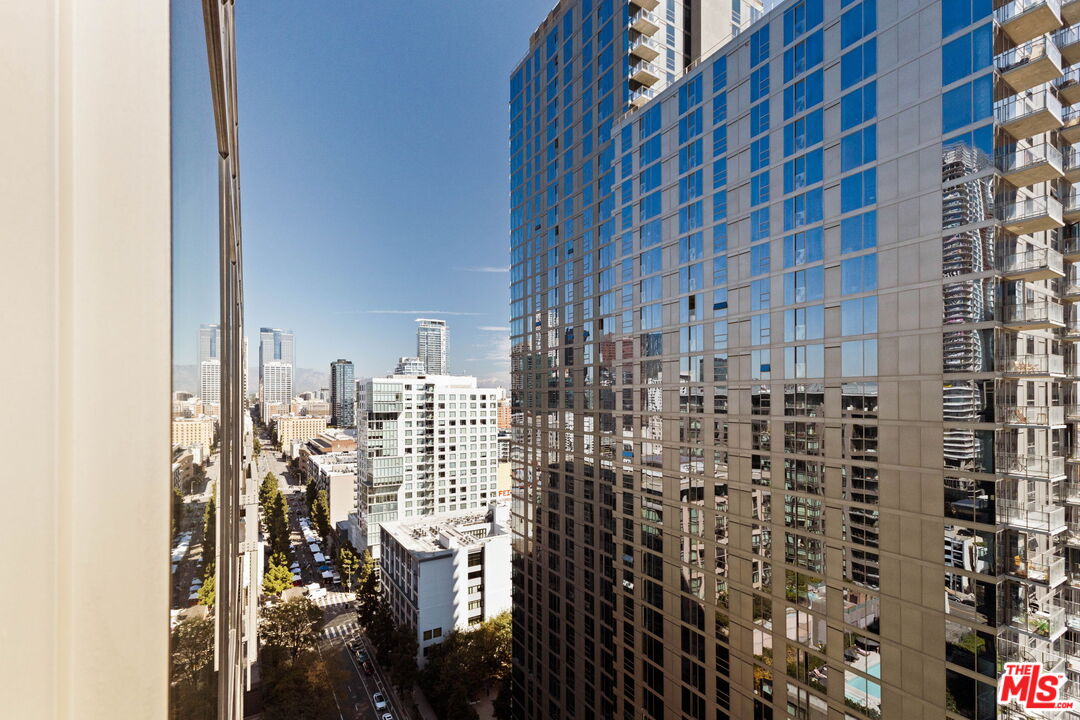 1155 S Grand Ave Unit: 2107