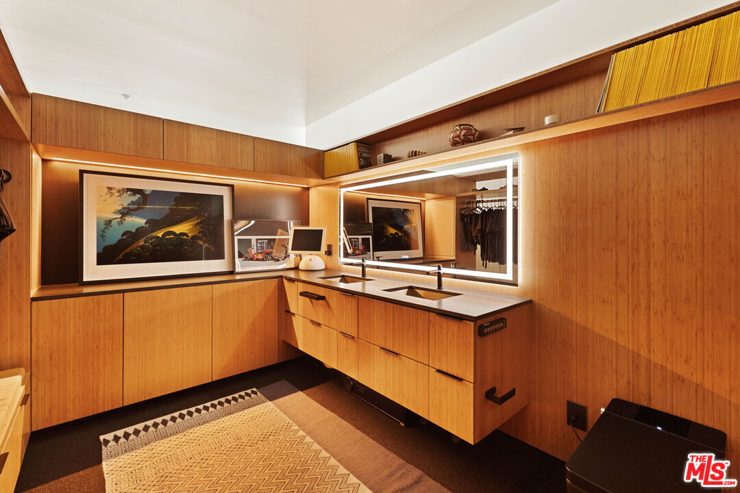 1155 S Grand Ave Unit: 2107