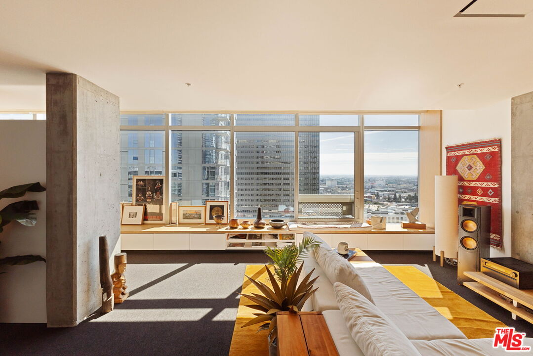 1155 S Grand Ave Unit: 2107