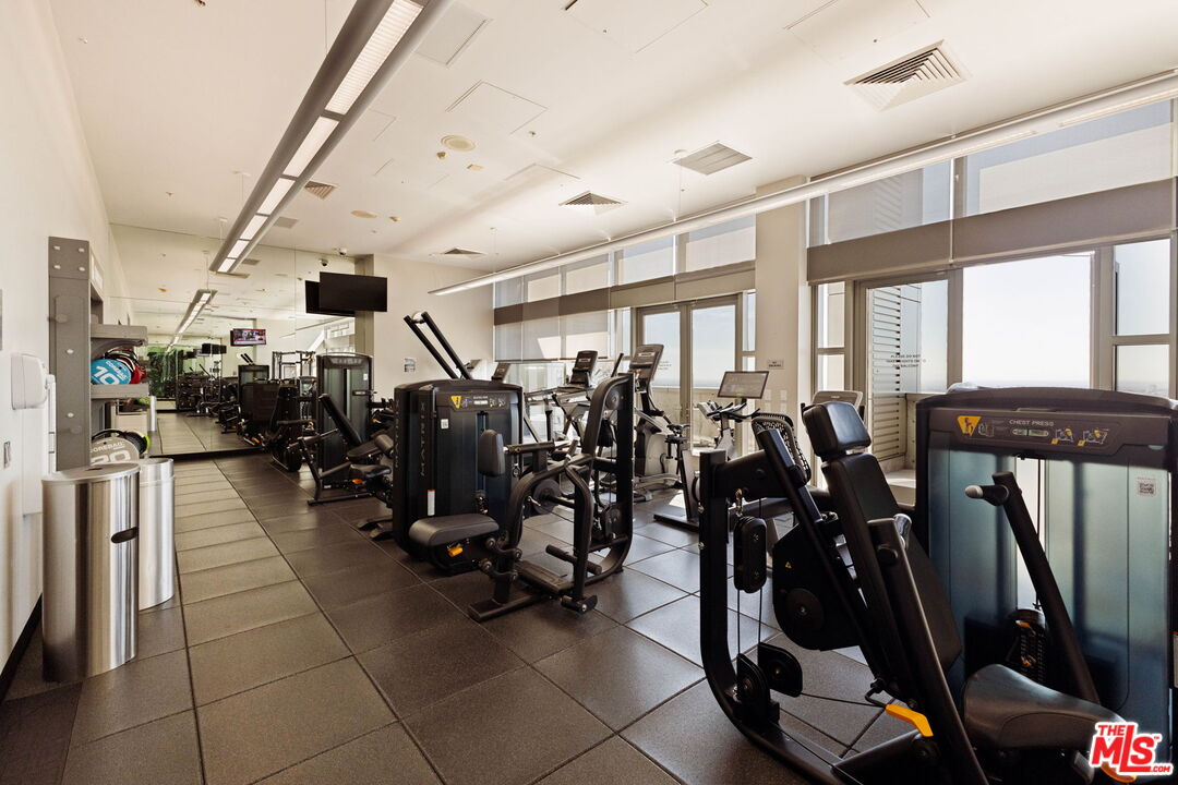 1155 S Grand Ave Unit: 2107