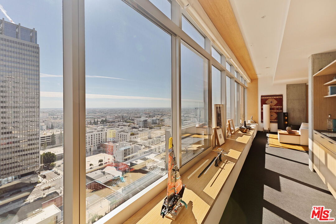 1155 S Grand Ave Unit: 2107