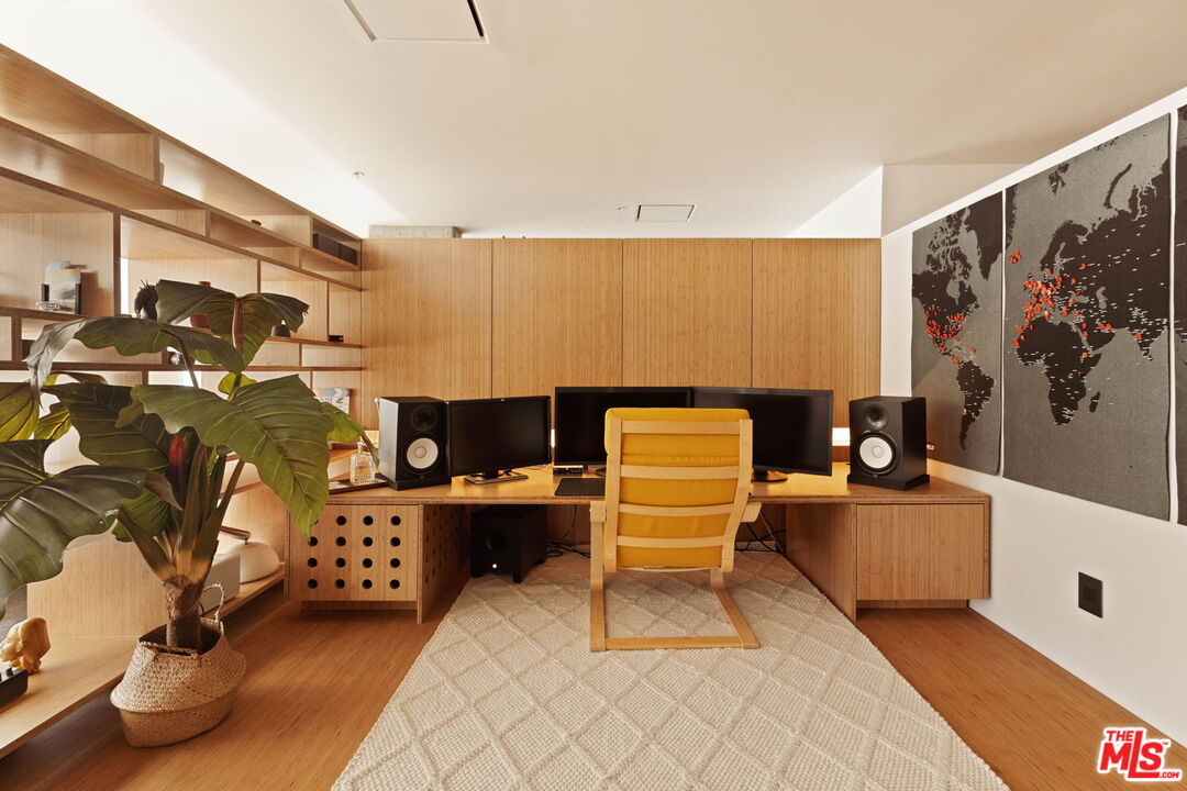 1155 S Grand Ave Unit: 2107