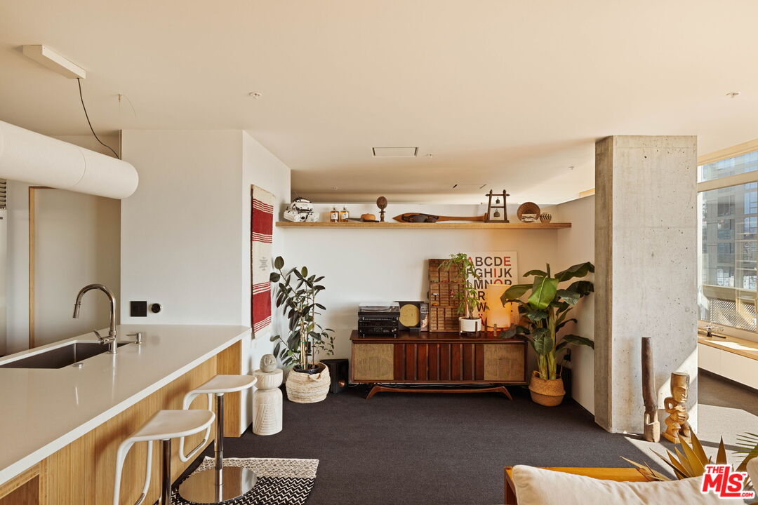 1155 S Grand Ave Unit: 2107