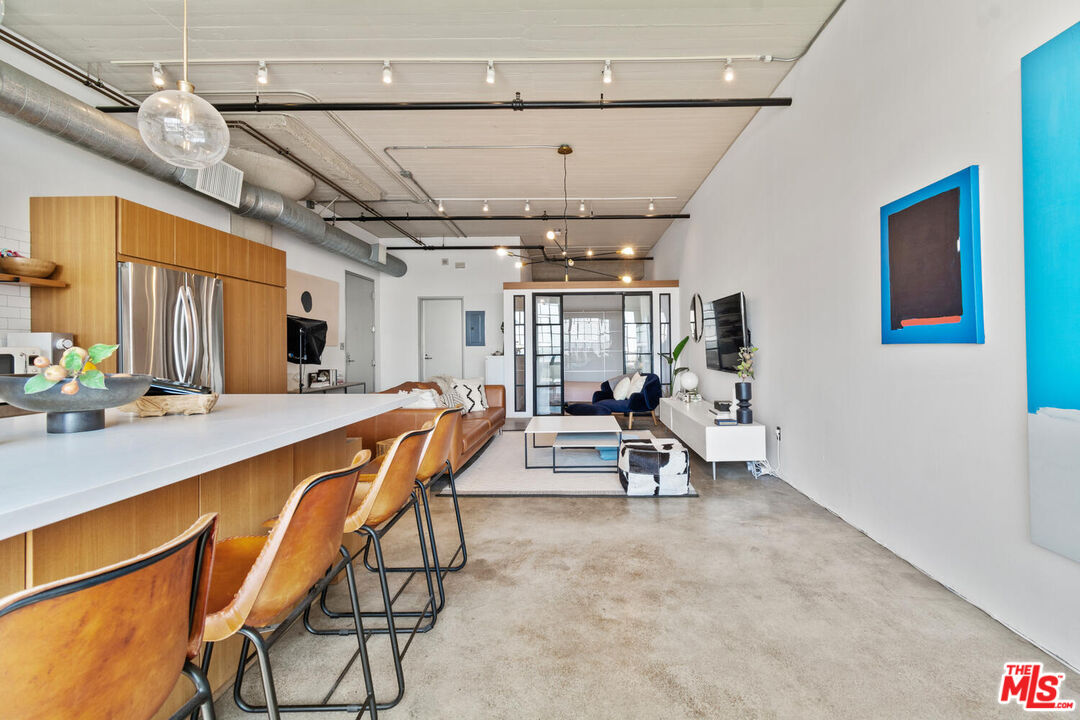 1855 Industrial St Unit: 608