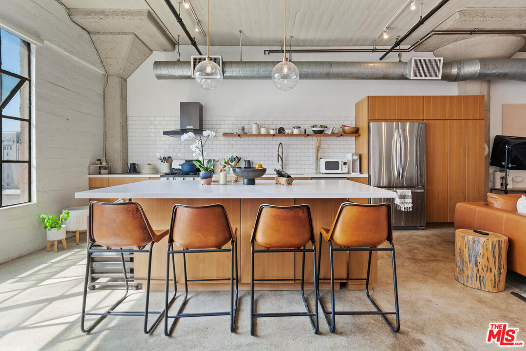 1855 Industrial St Unit: 608