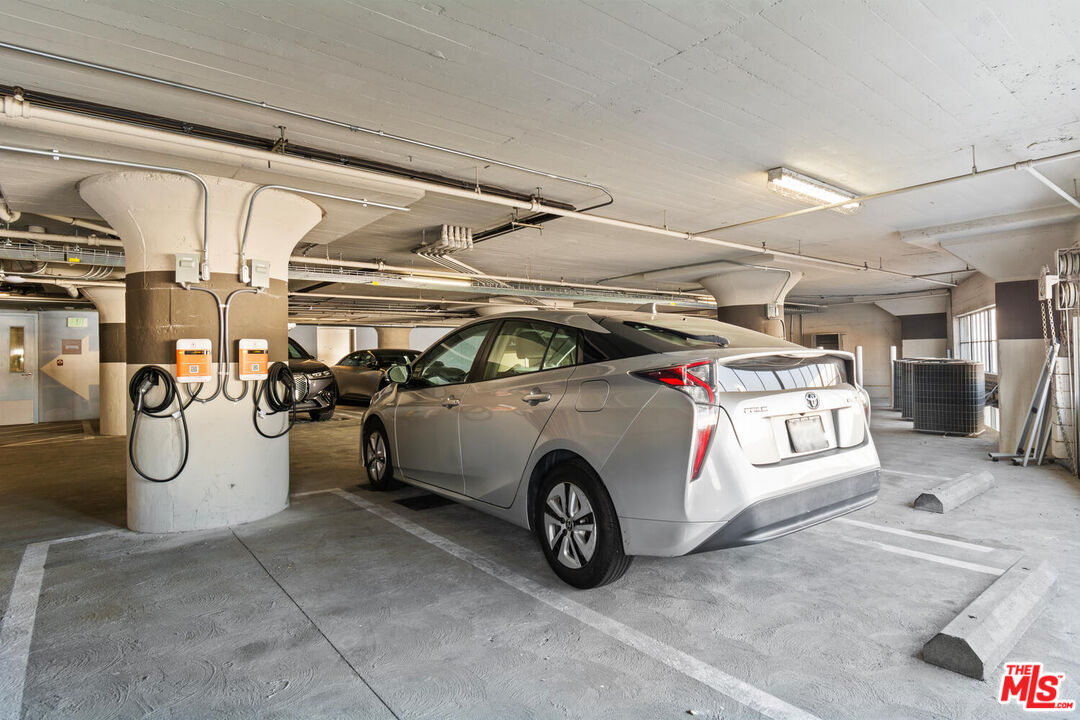 1855 Industrial St Unit: 608