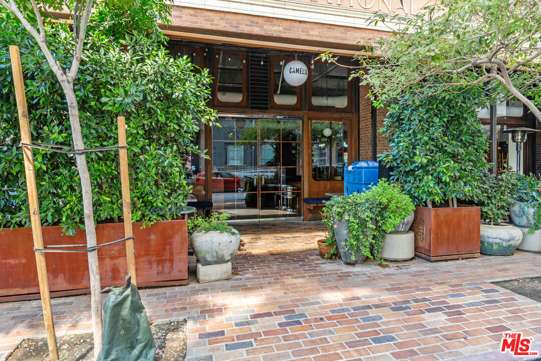 1855 Industrial St Unit: 608