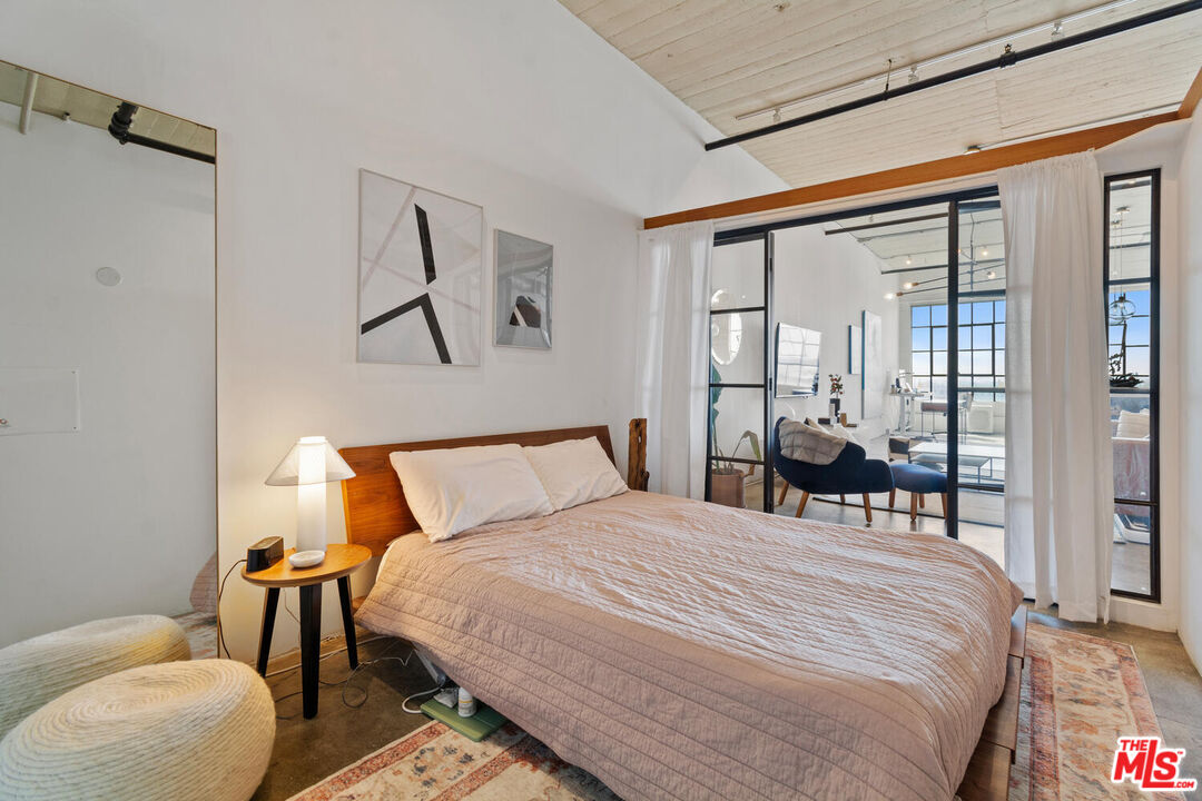 1855 Industrial St Unit: 608