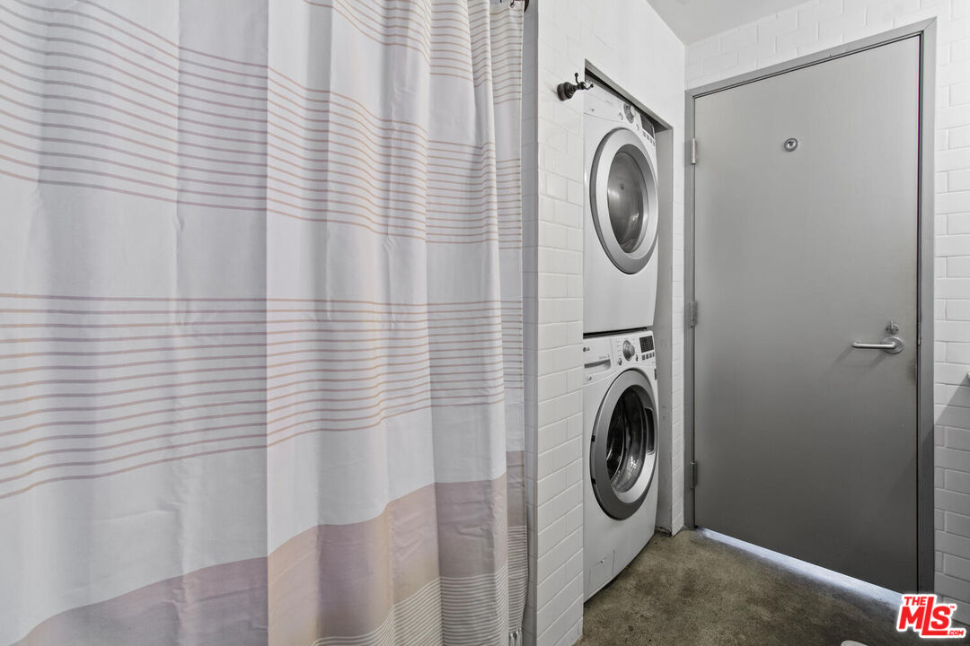 1855 Industrial St Unit: 608