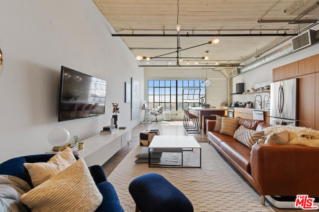 1855 Industrial St Unit: 608