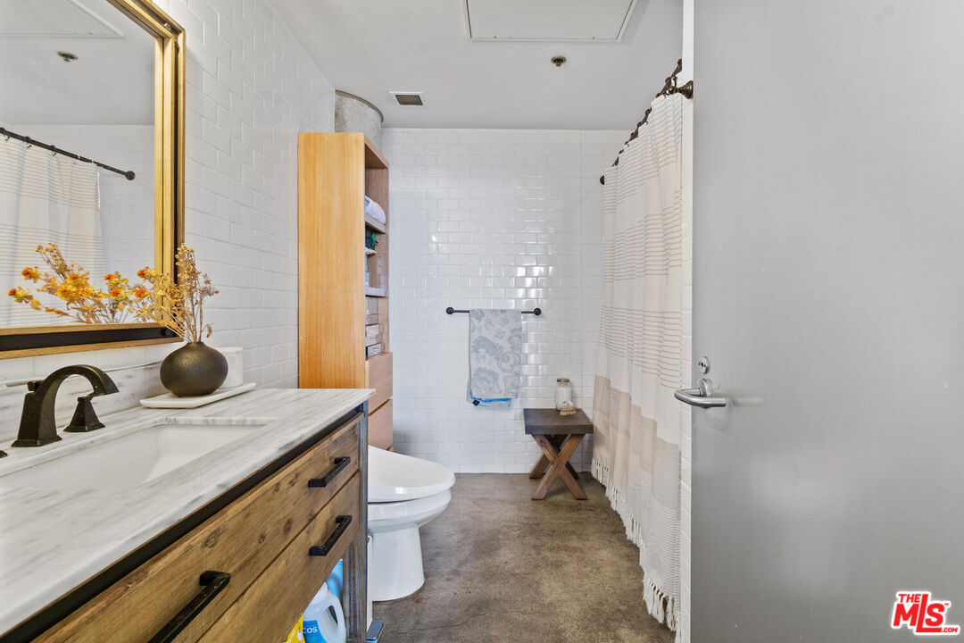 1855 Industrial St Unit: 608