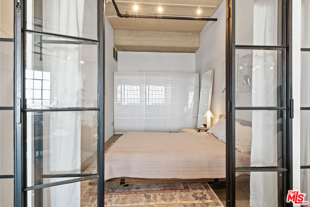 1855 Industrial St Unit: 608