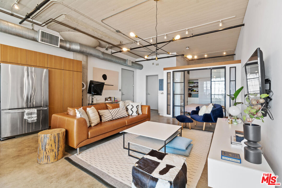 1855 Industrial St Unit: 608
