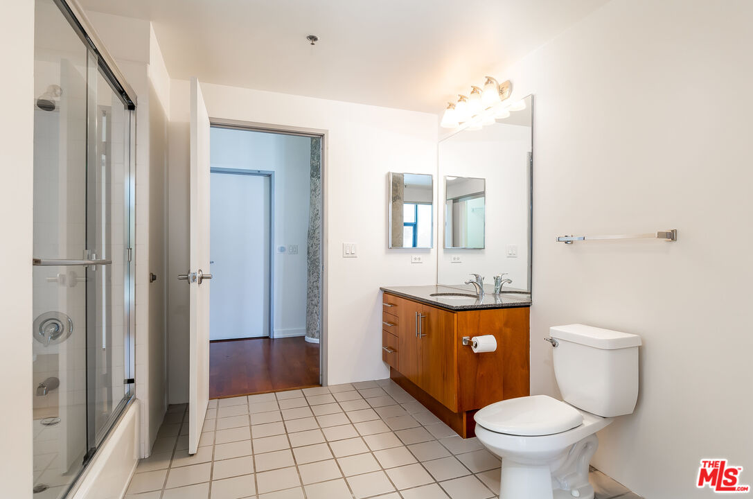 330 W 11th St Unit: 406