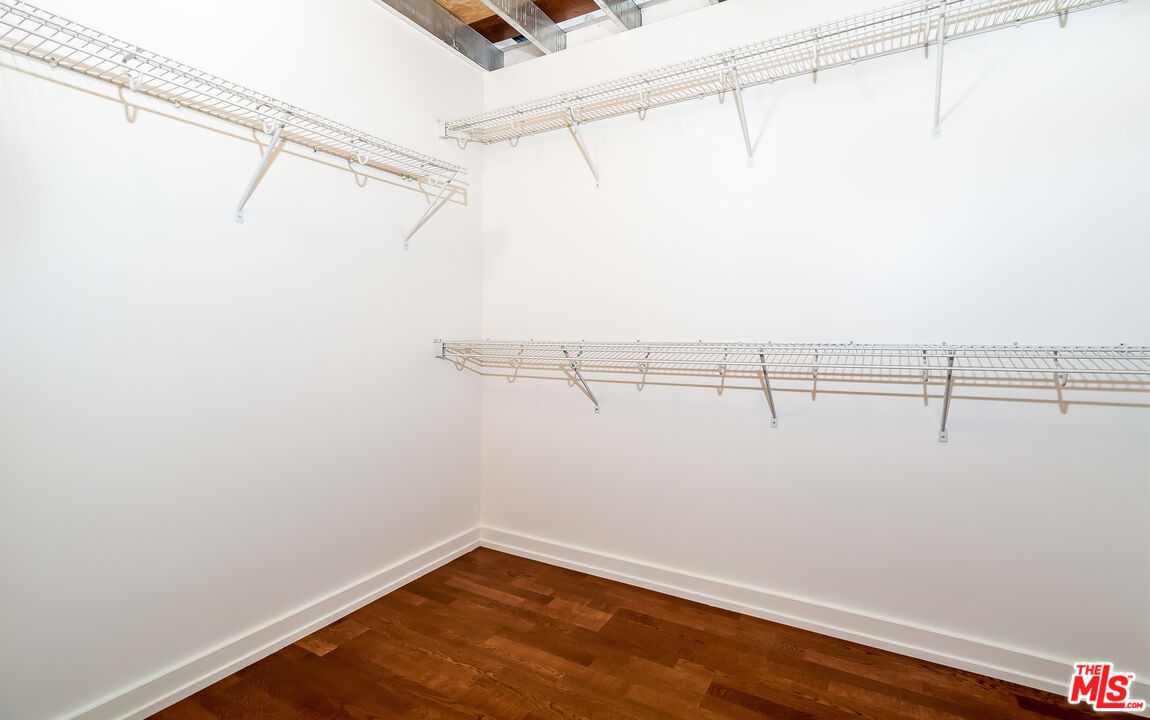 330 W 11th St Unit: 406