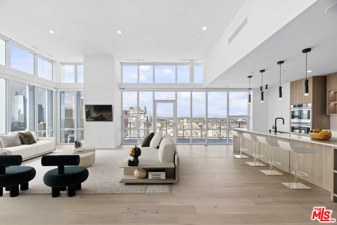 230 W Olympic Blvd Unit: PH 2