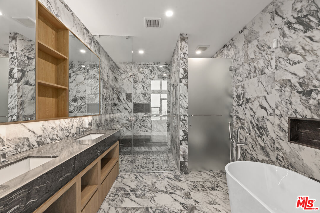 230 W Olympic Blvd Unit: PH 2