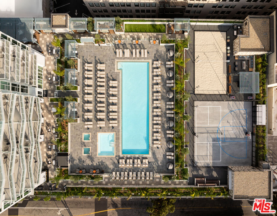 230 W Olympic Blvd Unit: PH 3