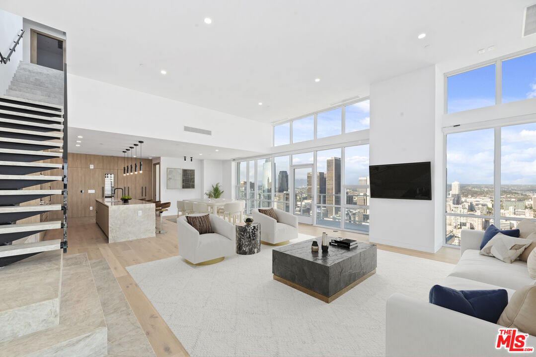 230 W Olympic Blvd Unit: PH 3