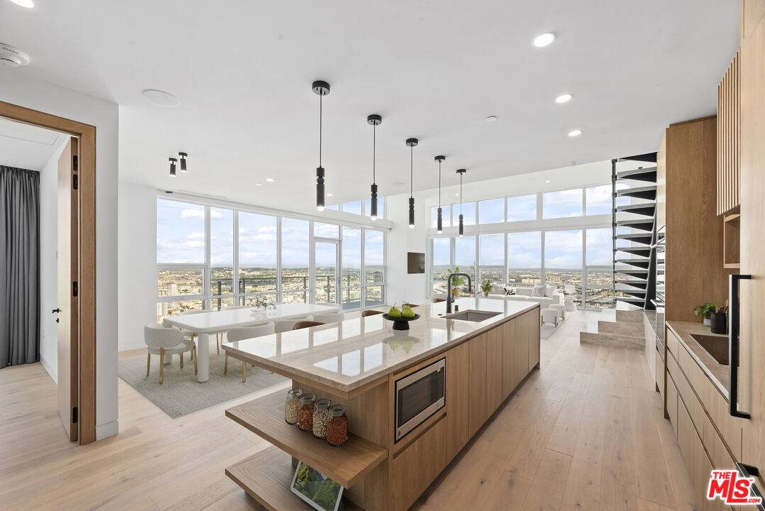 230 W Olympic Blvd Unit: PH 3