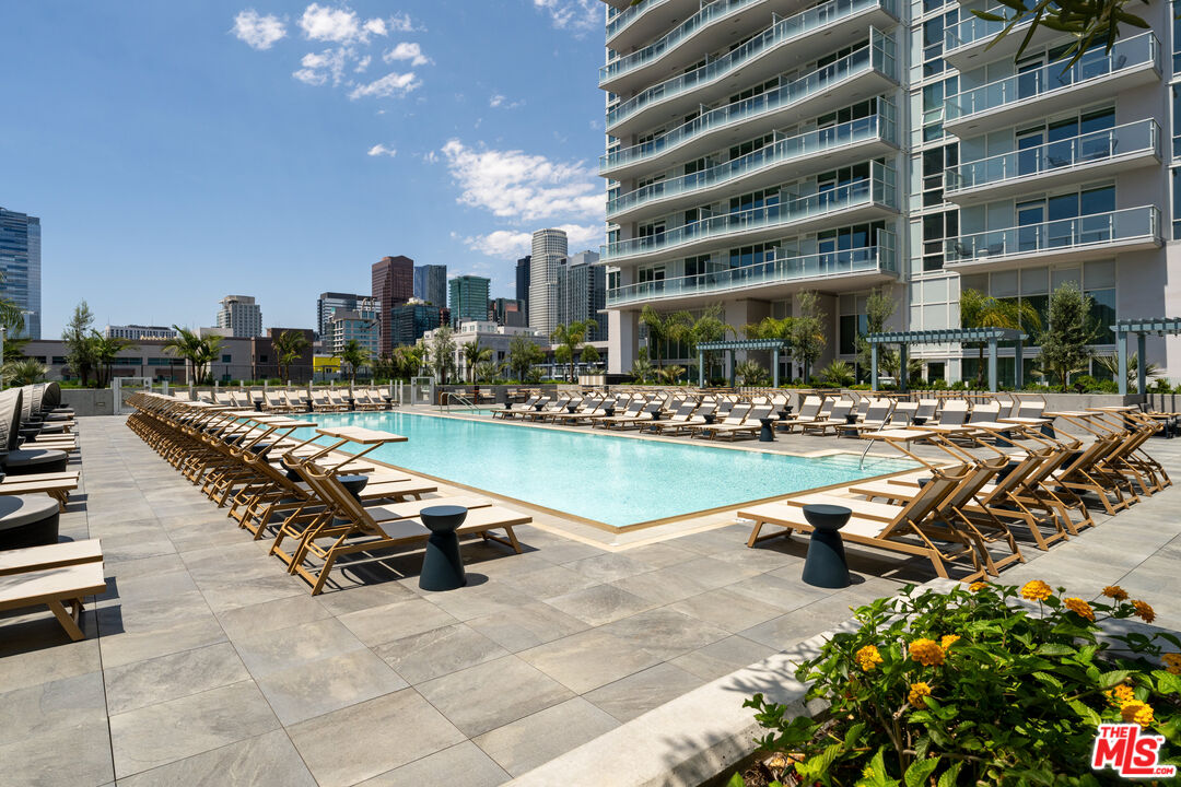 230 W Olympic Blvd Unit: PH 3