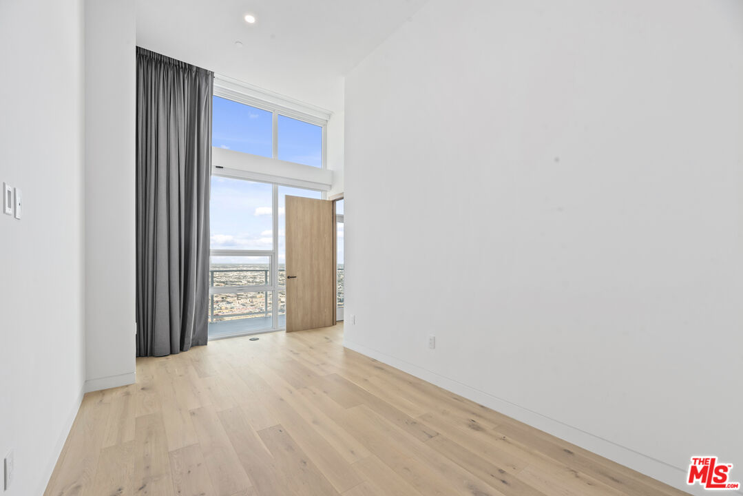 230 W Olympic Blvd Unit: PH 3