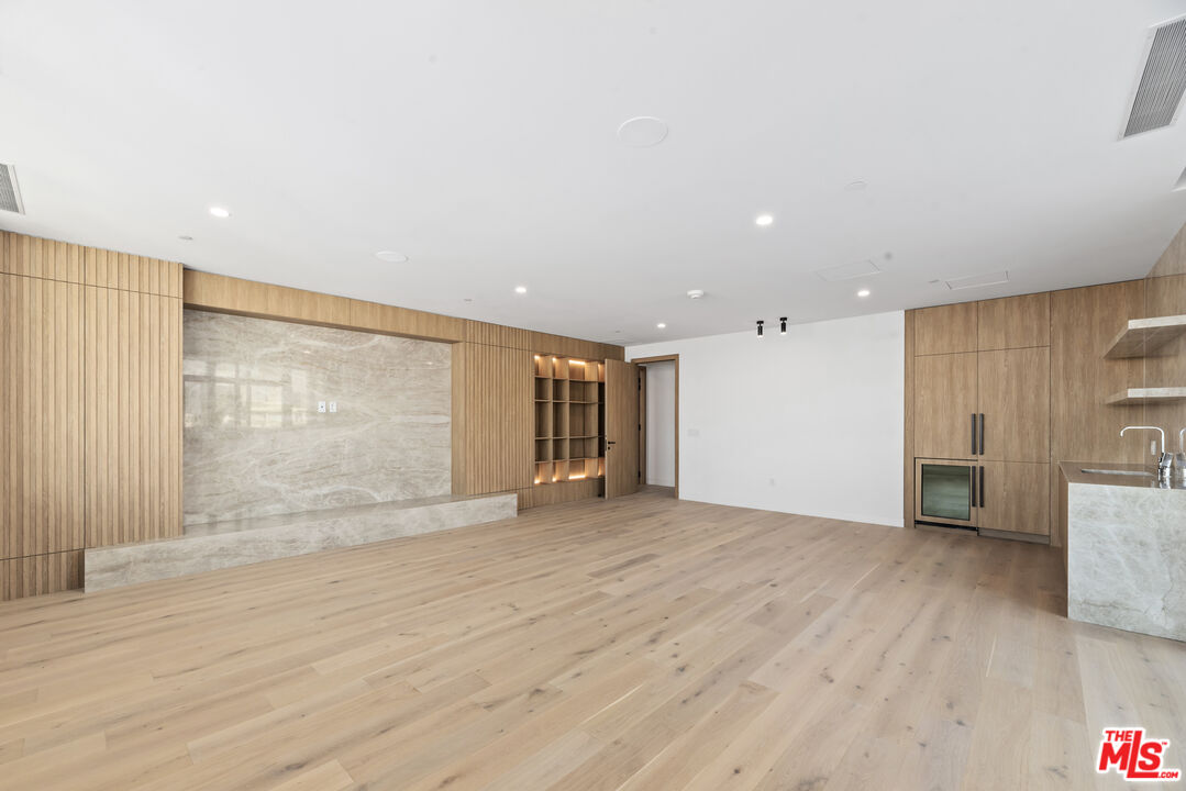 230 W Olympic Blvd Unit: PH 3