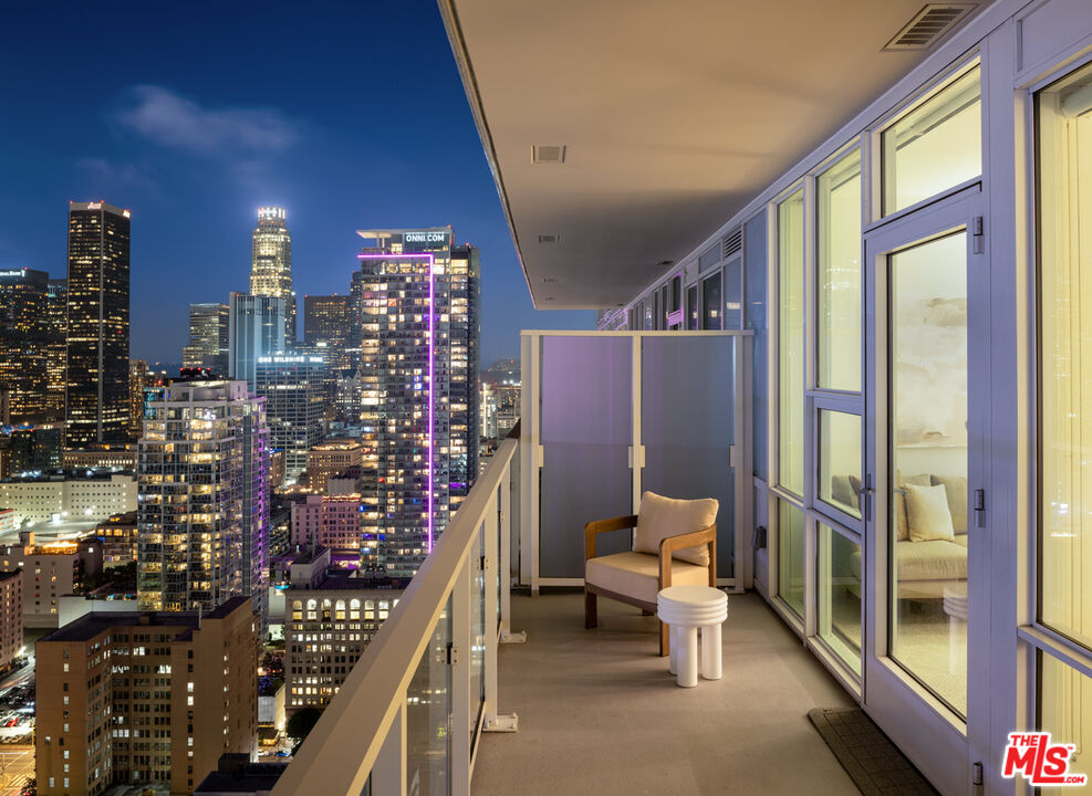 230 W Olympic Blvd Unit: PH 3