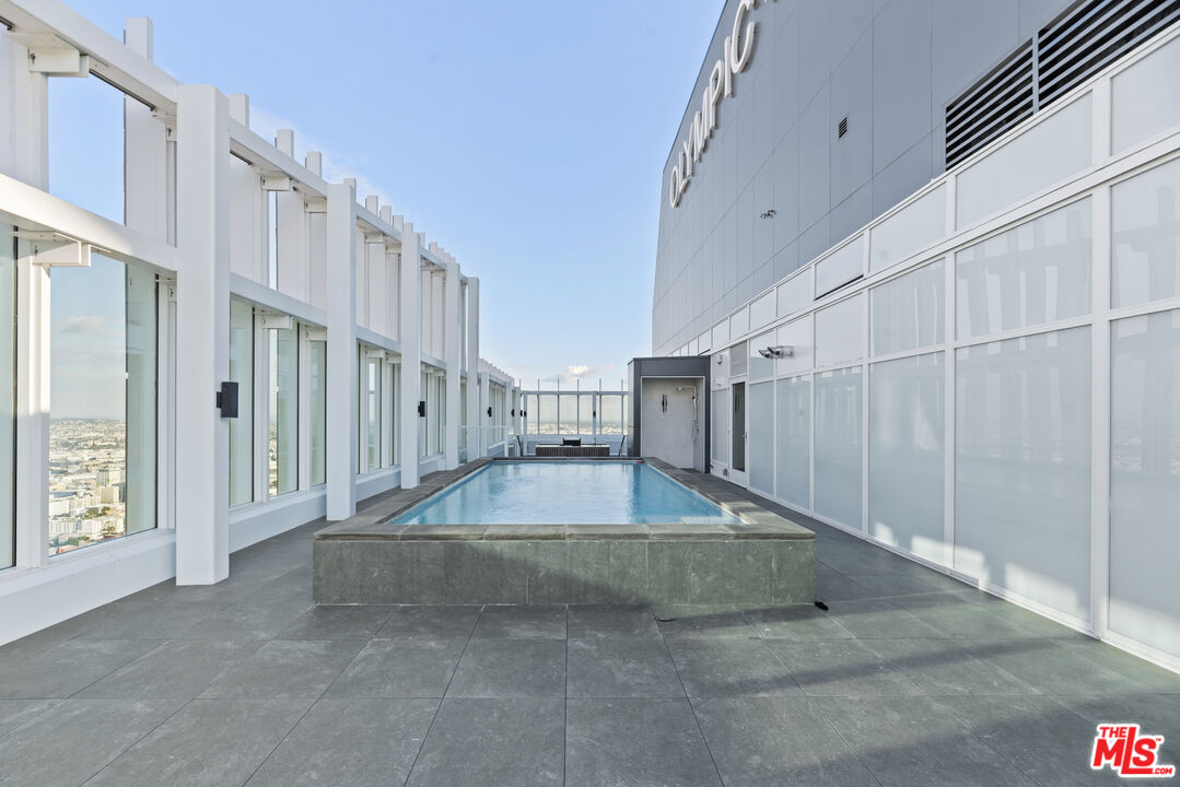 230 W Olympic Blvd Unit: PH 3