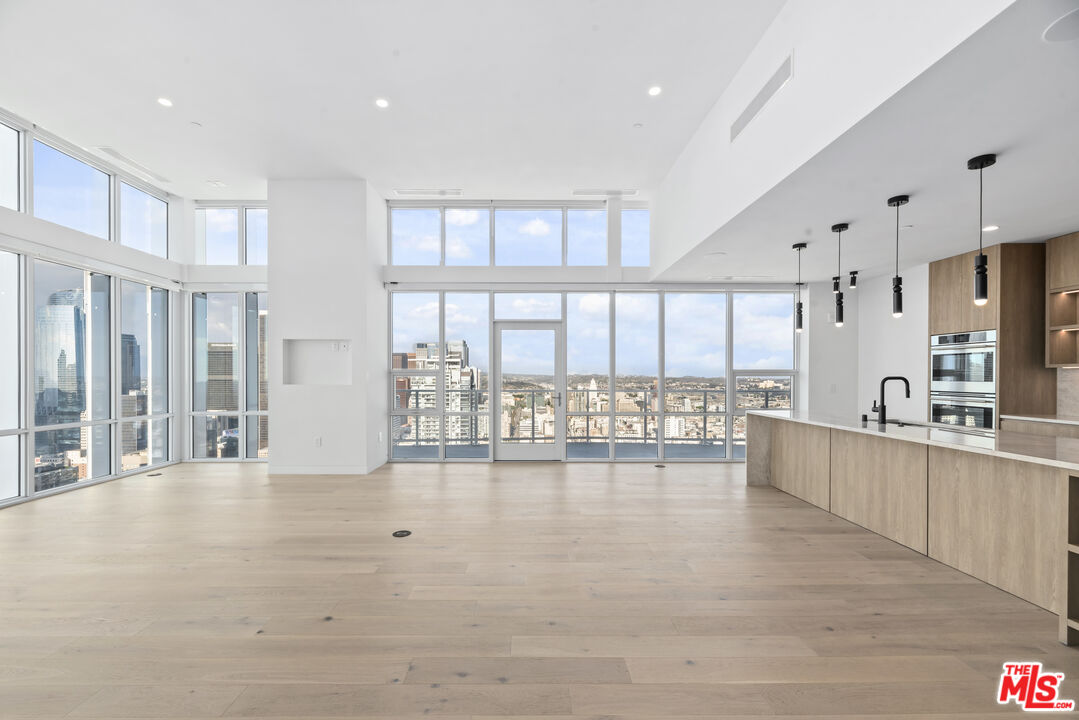 230 W Olympic Blvd Unit: PH 3