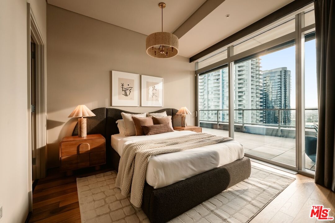1155 S Grand Ave Unit: 2204