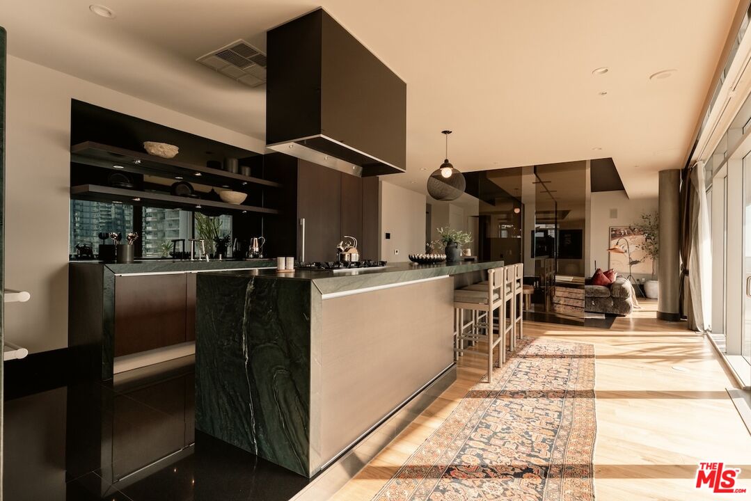 1155 S Grand Ave Unit: 2204