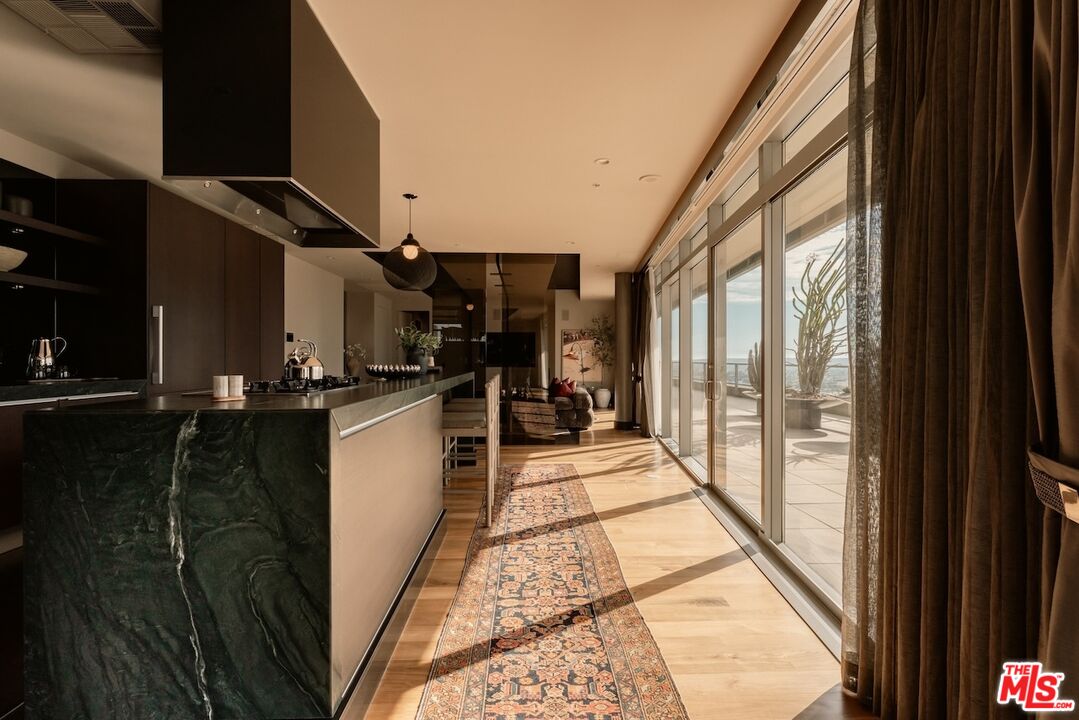 1155 S Grand Ave Unit: 2204