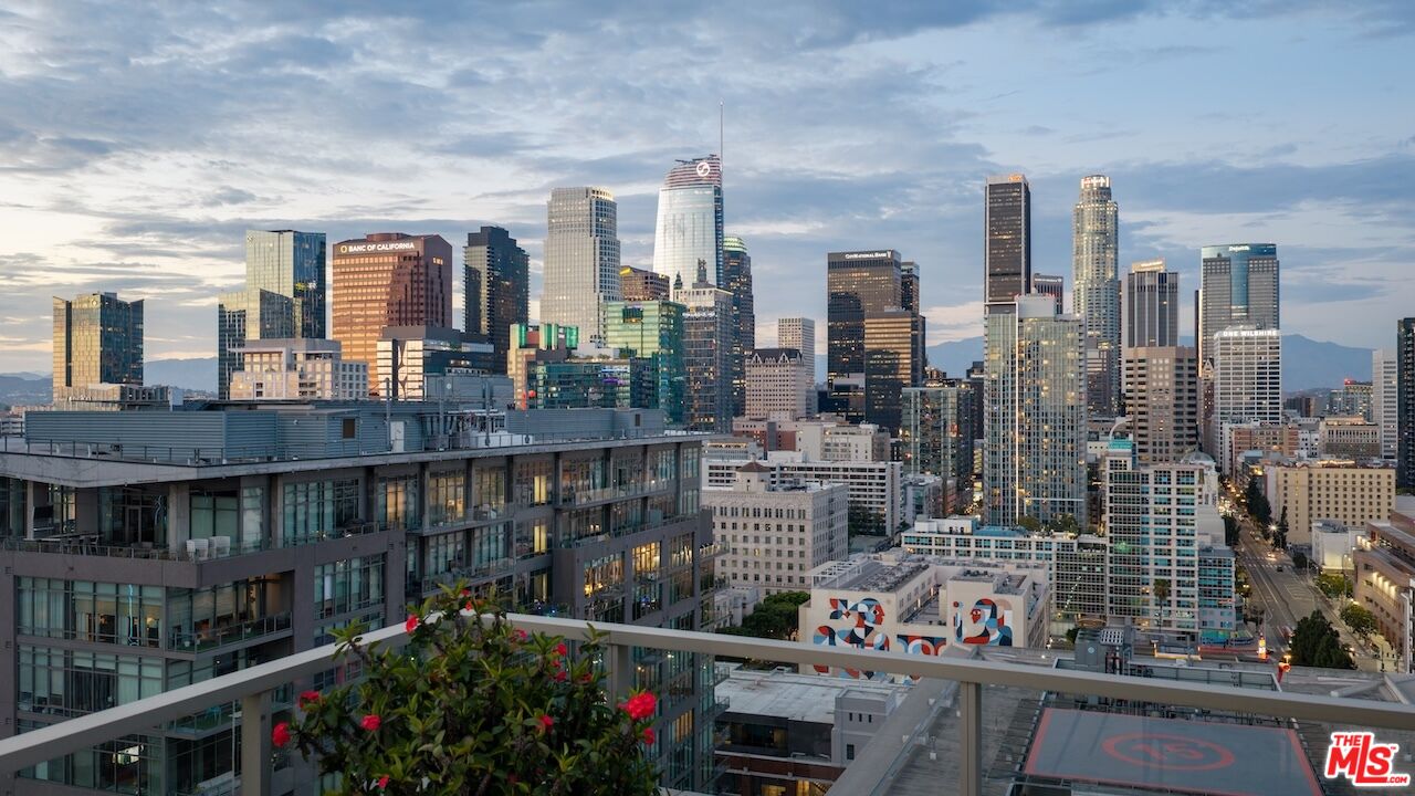 1155 S Grand Ave Unit: 2204