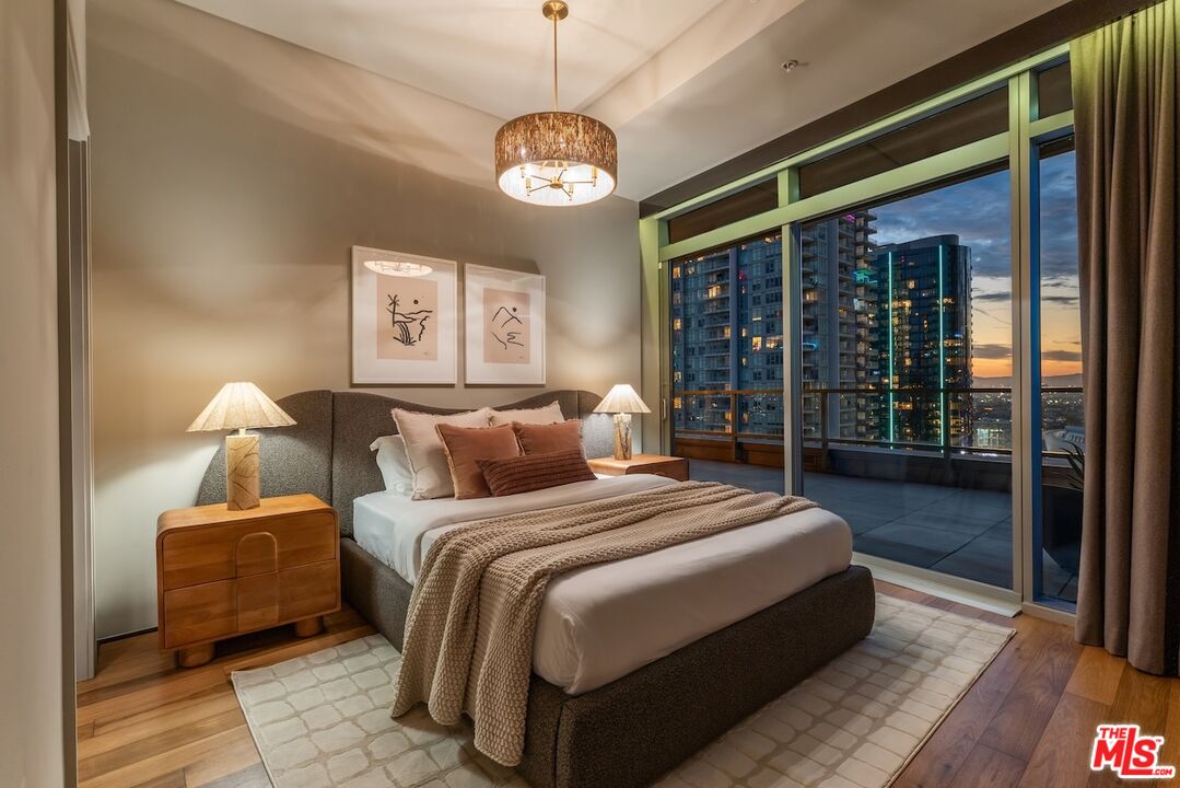 1155 S Grand Ave Unit: 2204