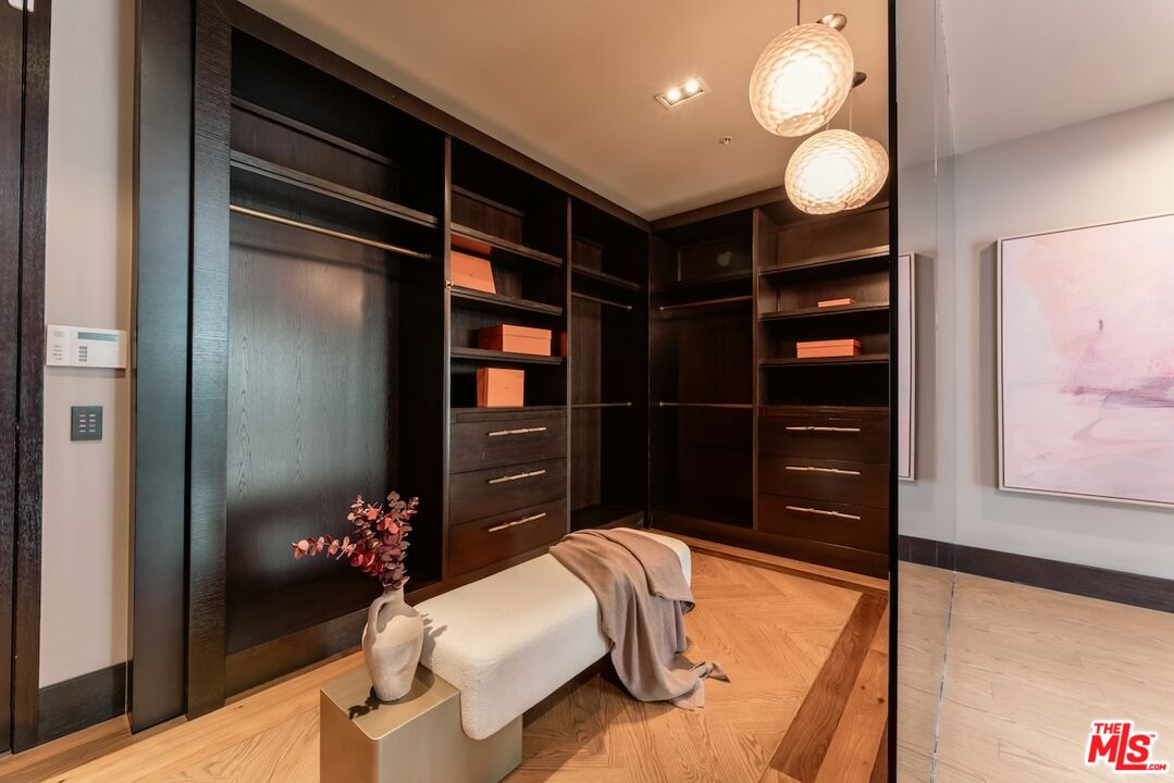 1155 S Grand Ave Unit: 2204