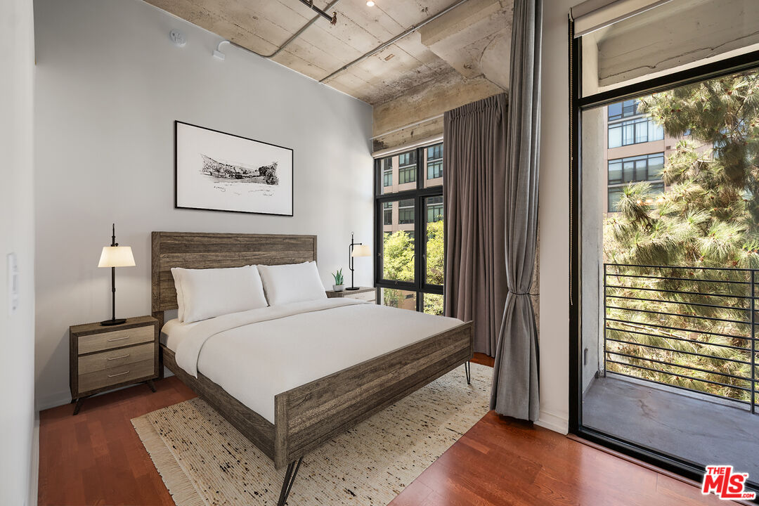 330 W 11th St Unit: 406