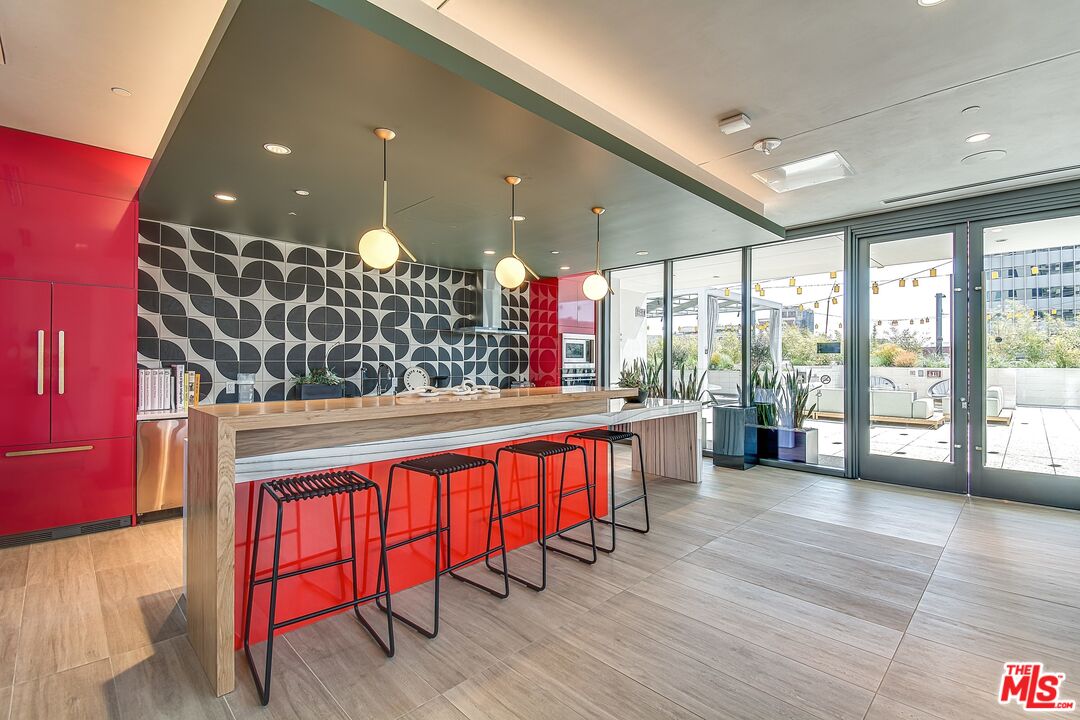 330 W 11th St Unit: 406