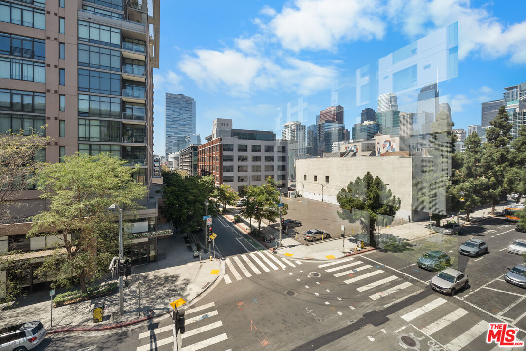 330 W 11th St Unit: 406