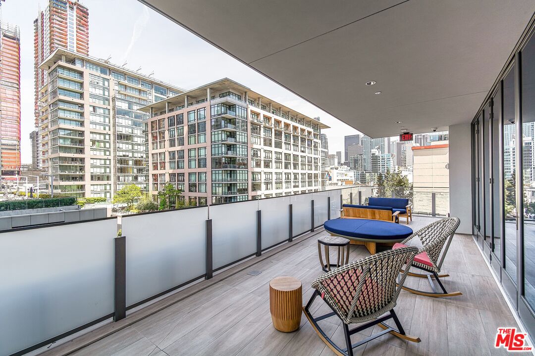 330 W 11th St Unit: 406