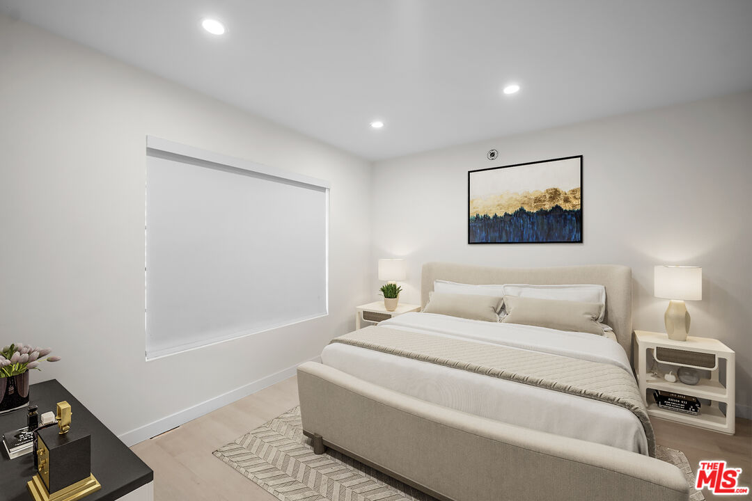136 S Swall Dr Unit: 4