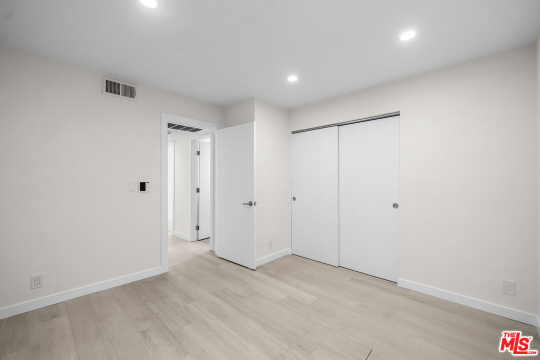 136 S Swall Dr Unit: 4
