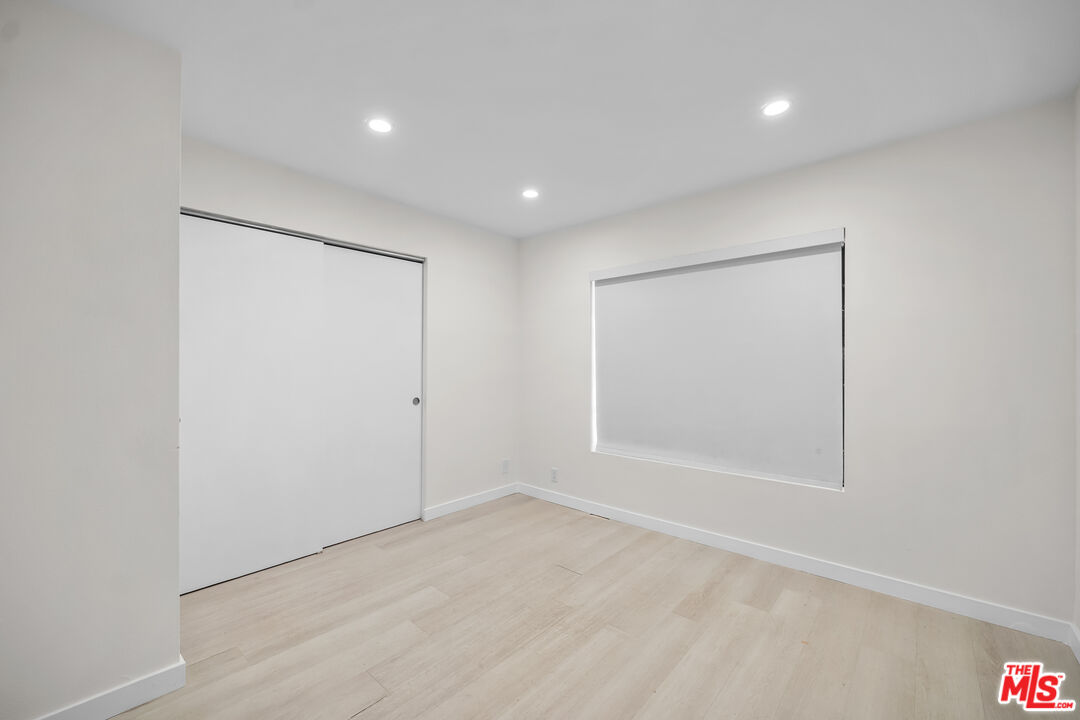 136 S Swall Dr Unit: 4