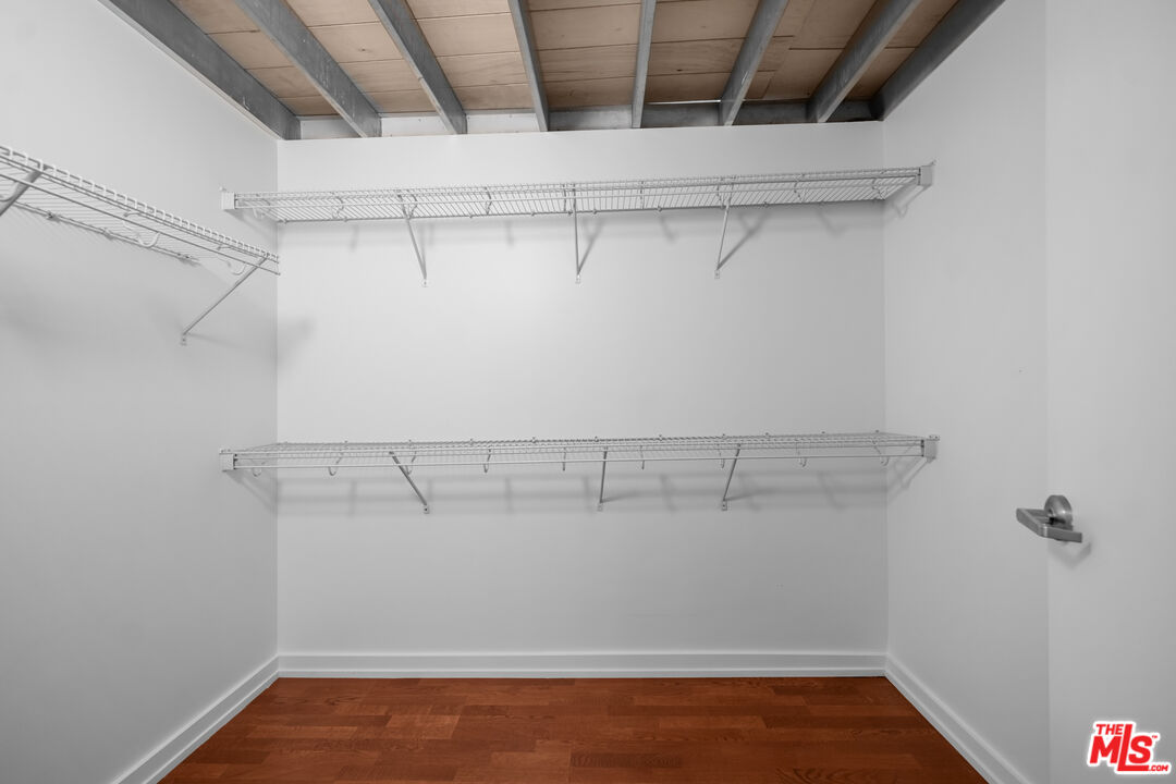 330 W 11th ST Unit: 406