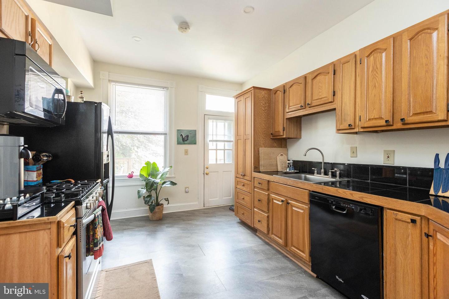 3009 OVERLAND AVENUE