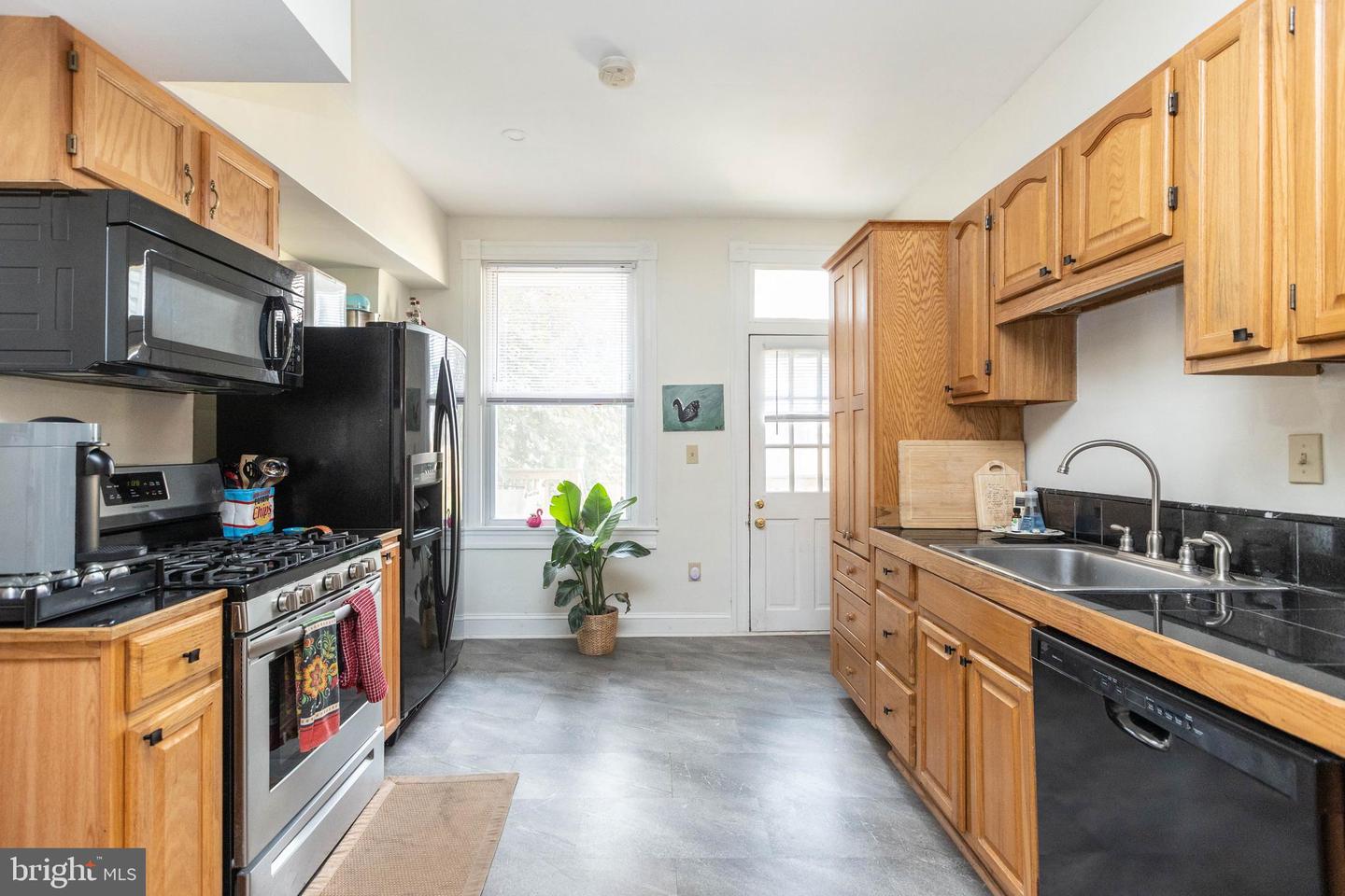 3009 OVERLAND AVENUE