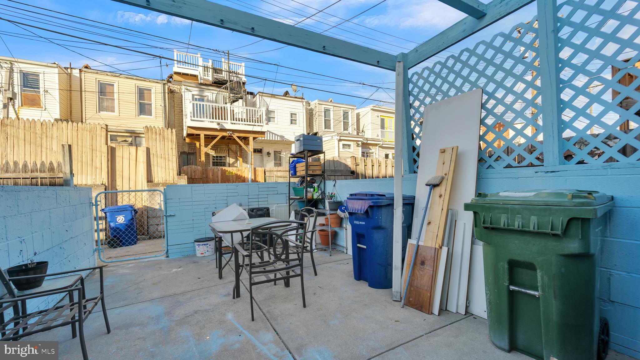 22 N Decker Ave