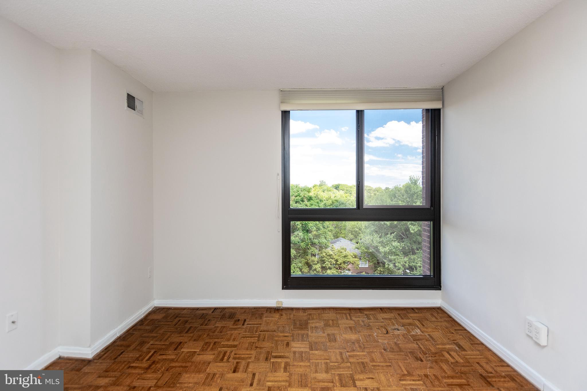 4100 N CHARLES ST #710