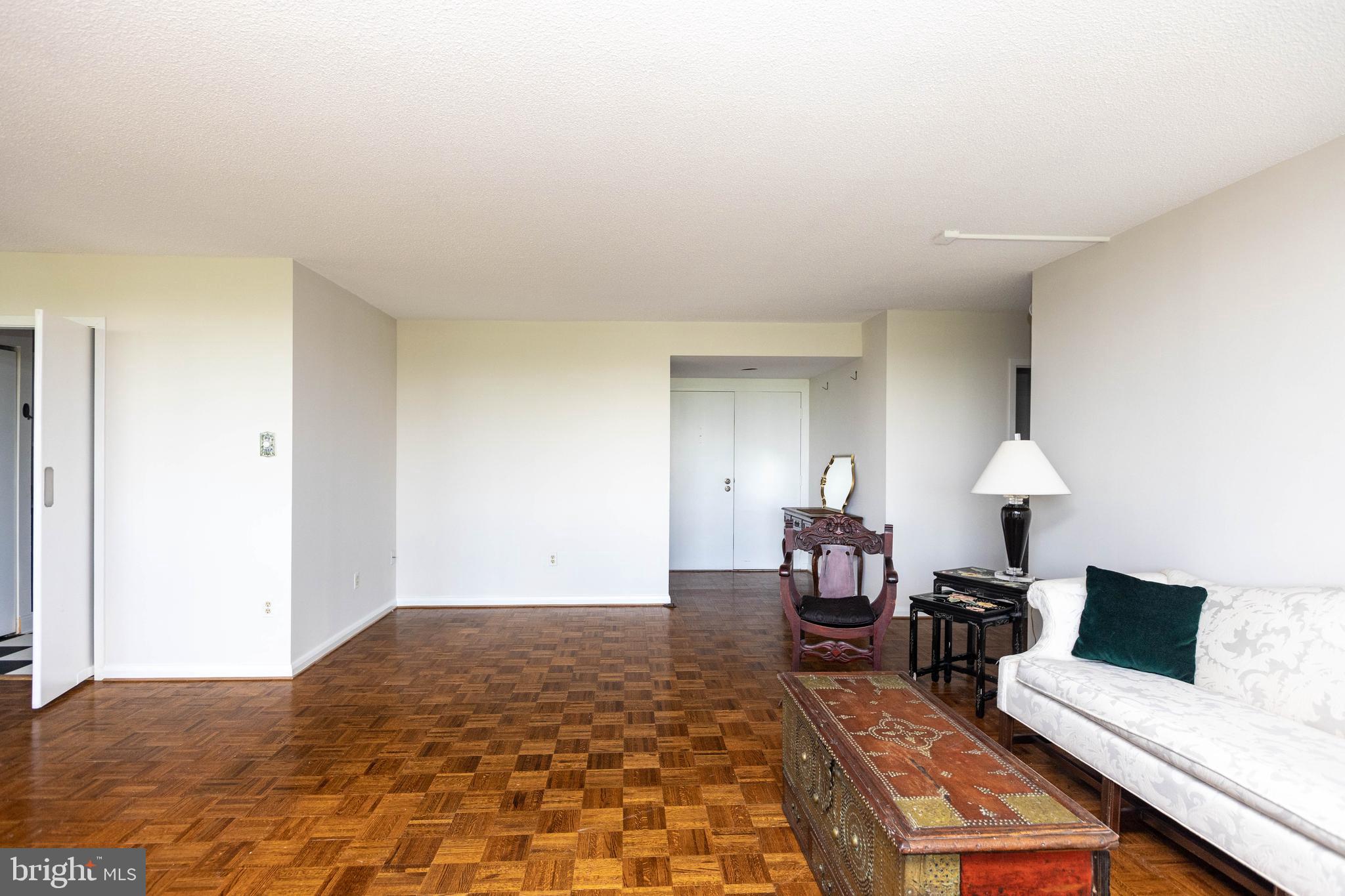 4100 N CHARLES ST #710